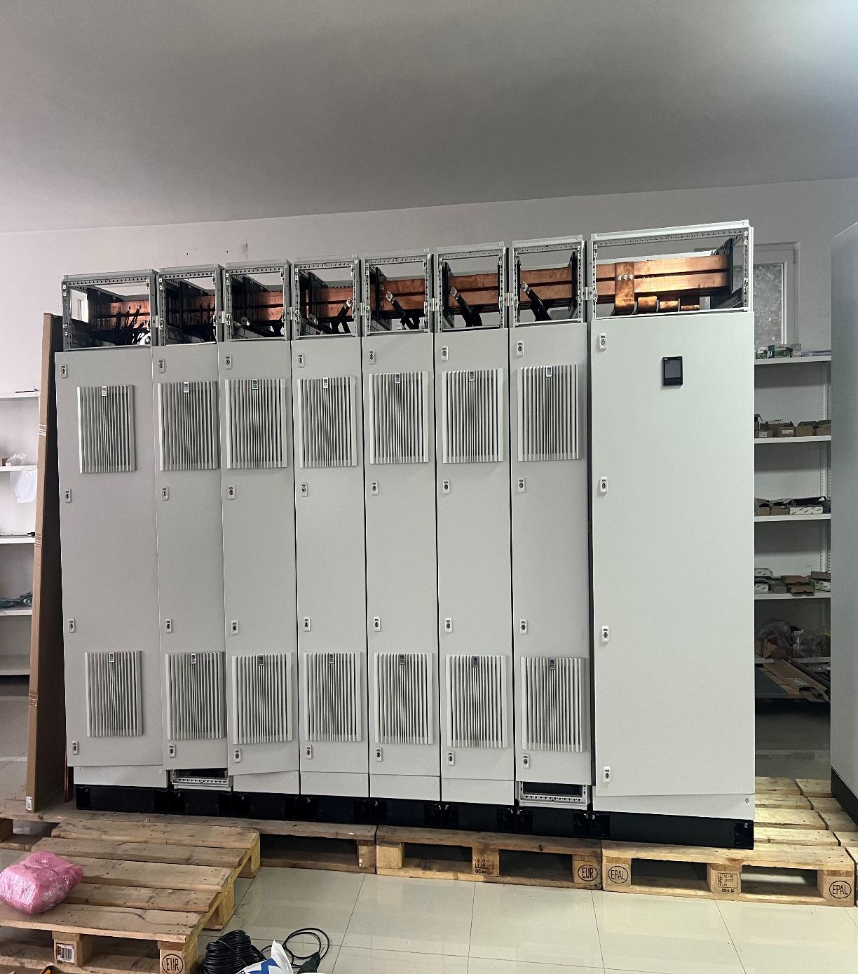 Power Distribution Cabinets